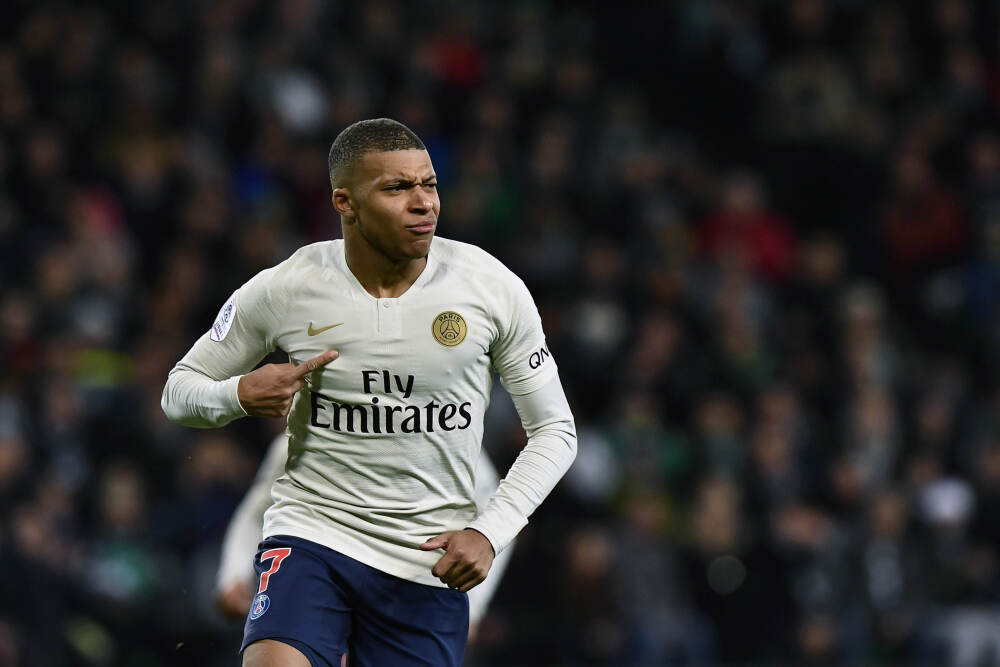 告别“免费资金”时代！日企海外借贷狂飙至1320亿美元，创纪录浪潮撼动全球市场